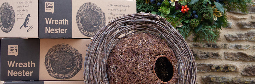 How to Decorate the Seasonal Wreath Nester - Christmas