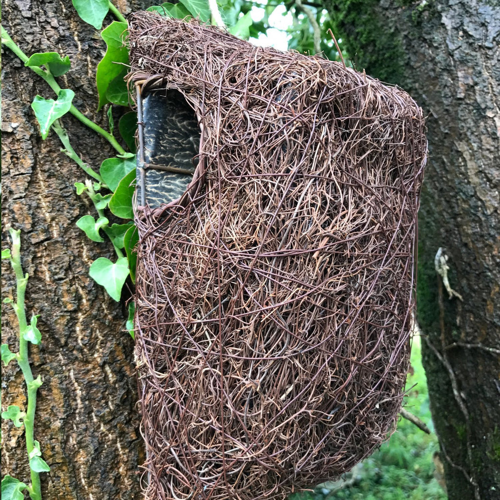 Simon King Brushwood Tree Nest Pouch at Wildlife World