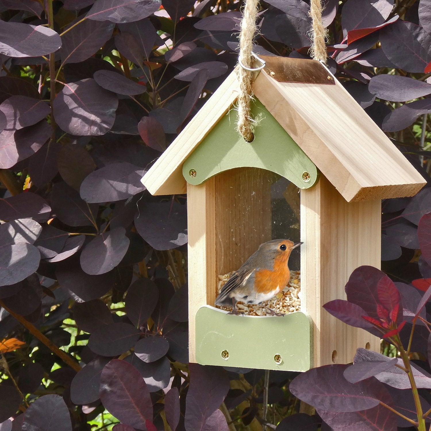 Wildlife World Bird Barn - Bird Feeder
